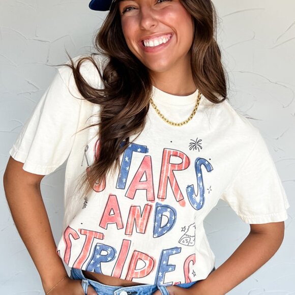 B285 White STARS AND STRIPES Crew Neck Patriotic Tee - Picture 2 of 2